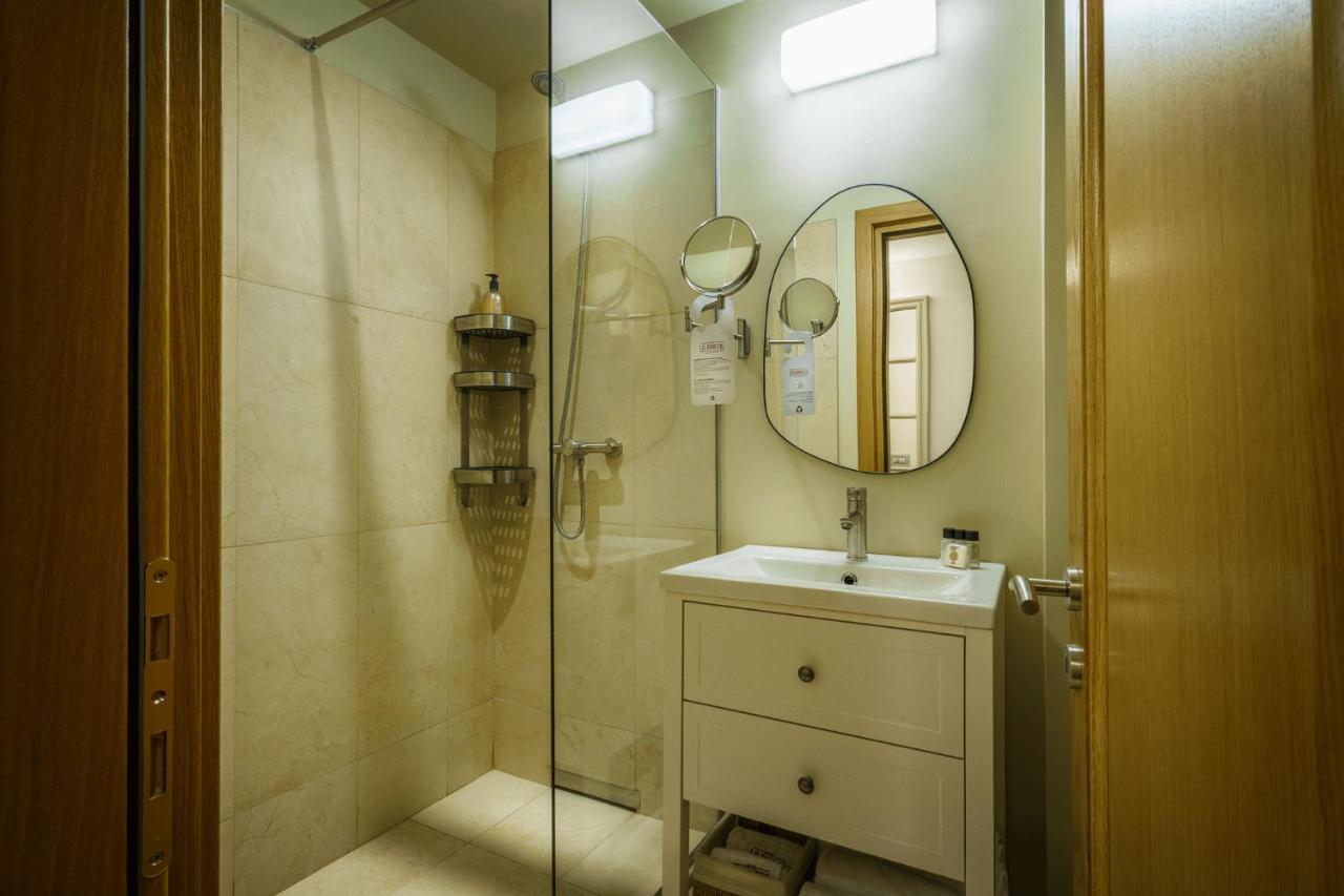 Отель La Boheme Boutique Casa Soare Бухарест Экстерьер фото