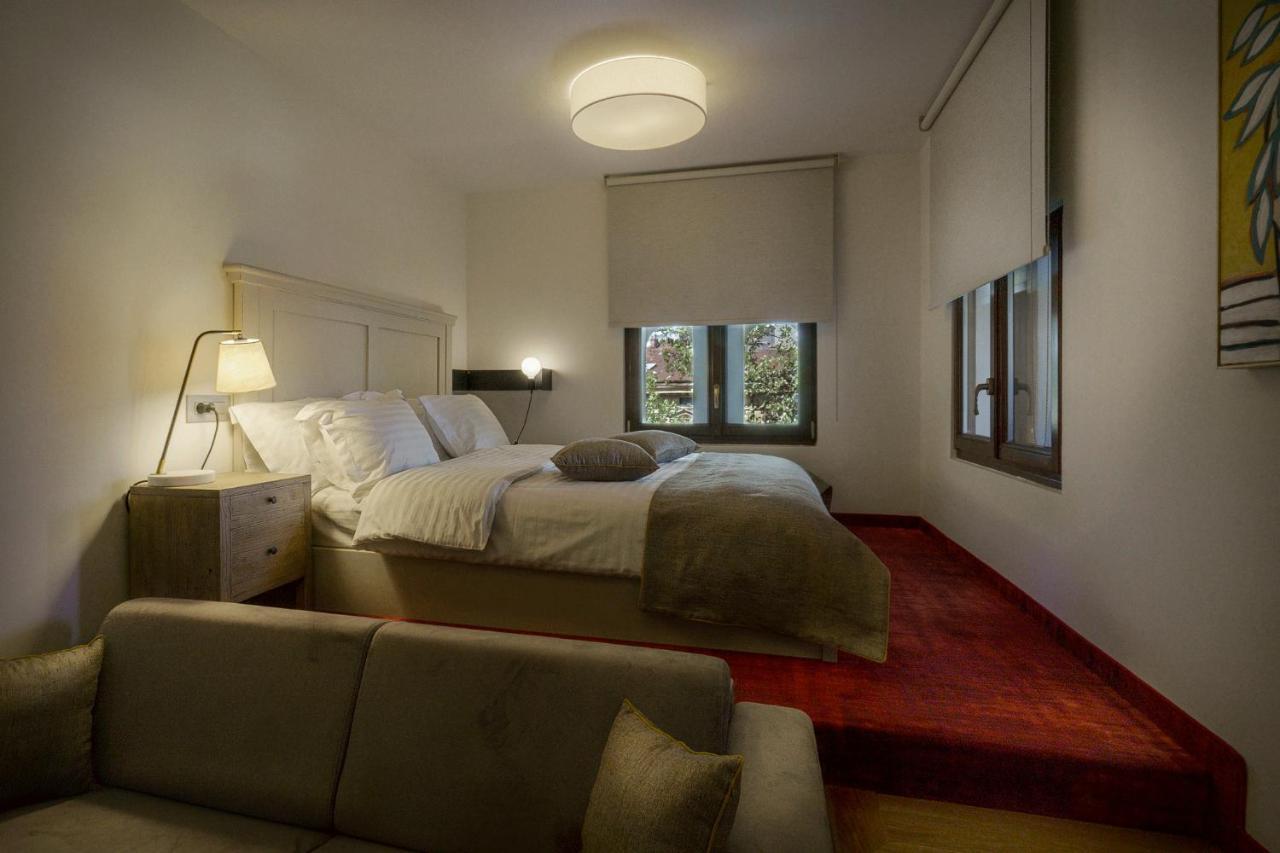 Отель La Boheme Boutique Casa Soare Бухарест Экстерьер фото