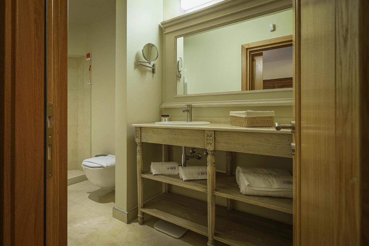 Отель La Boheme Boutique Casa Soare Бухарест Экстерьер фото