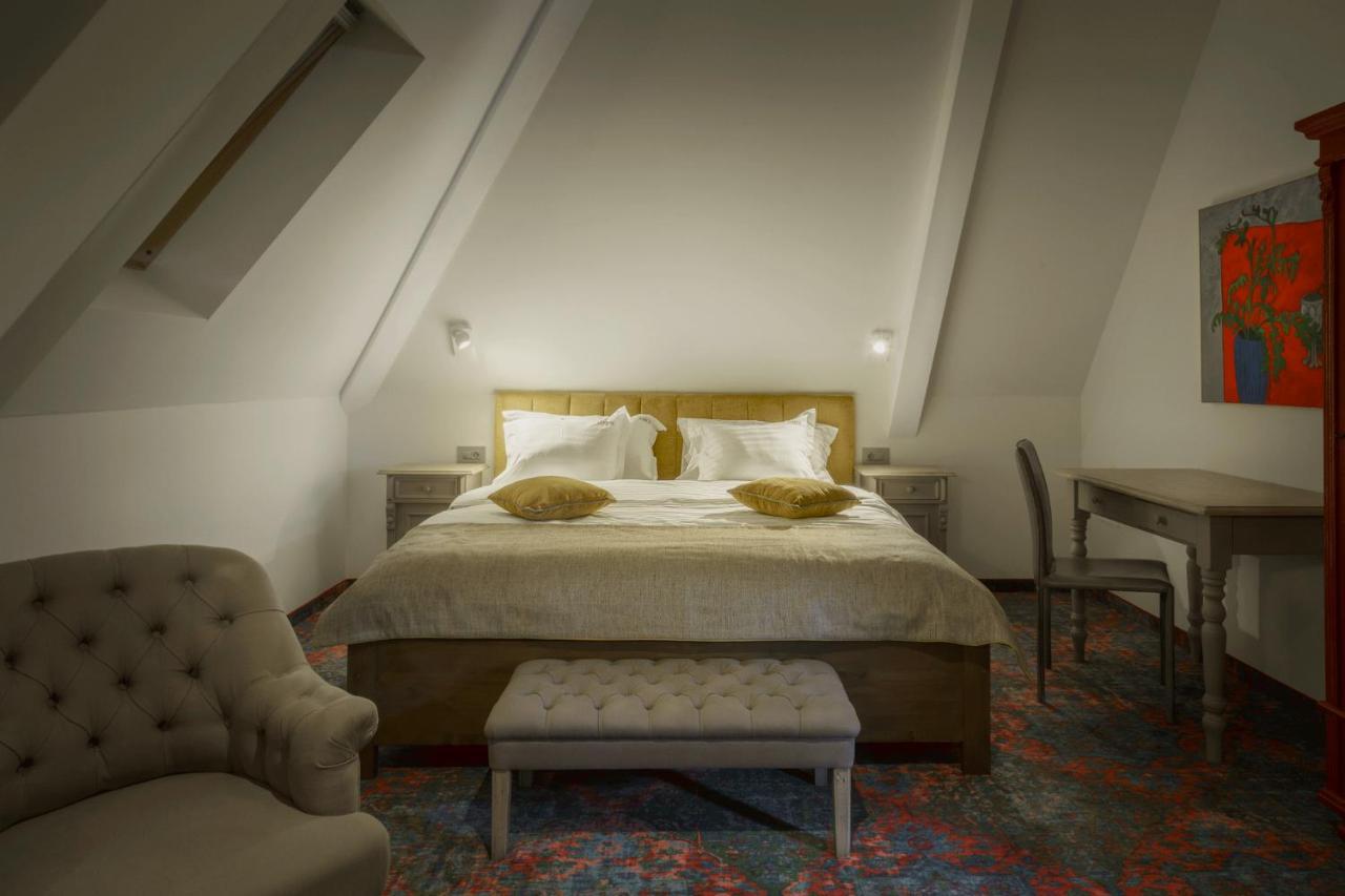 Отель La Boheme Boutique Casa Soare Бухарест Экстерьер фото