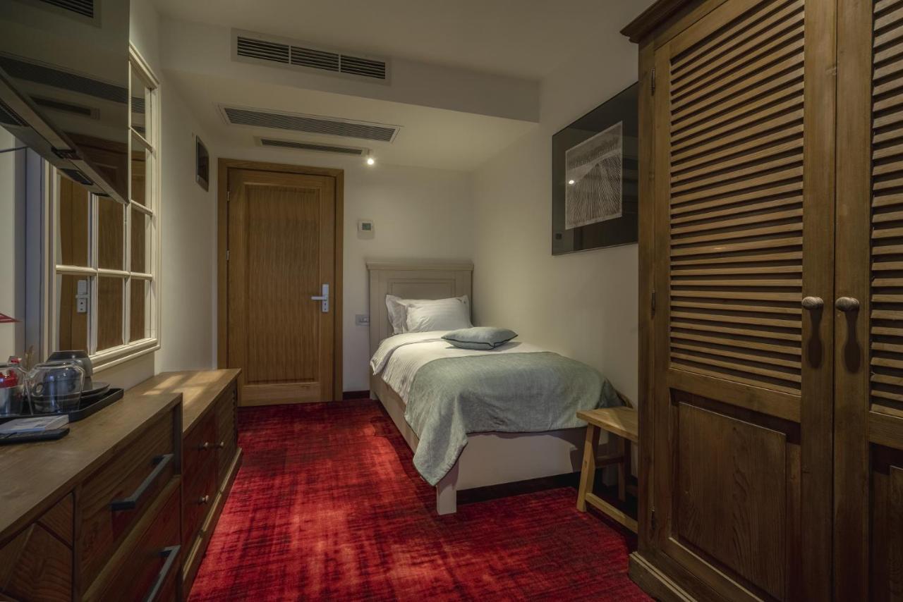 Отель La Boheme Boutique Casa Soare Бухарест Экстерьер фото
